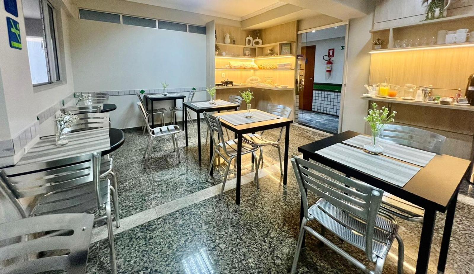 Hotel Buriti Stop (Adults Only) Goiânia Buitenkant foto