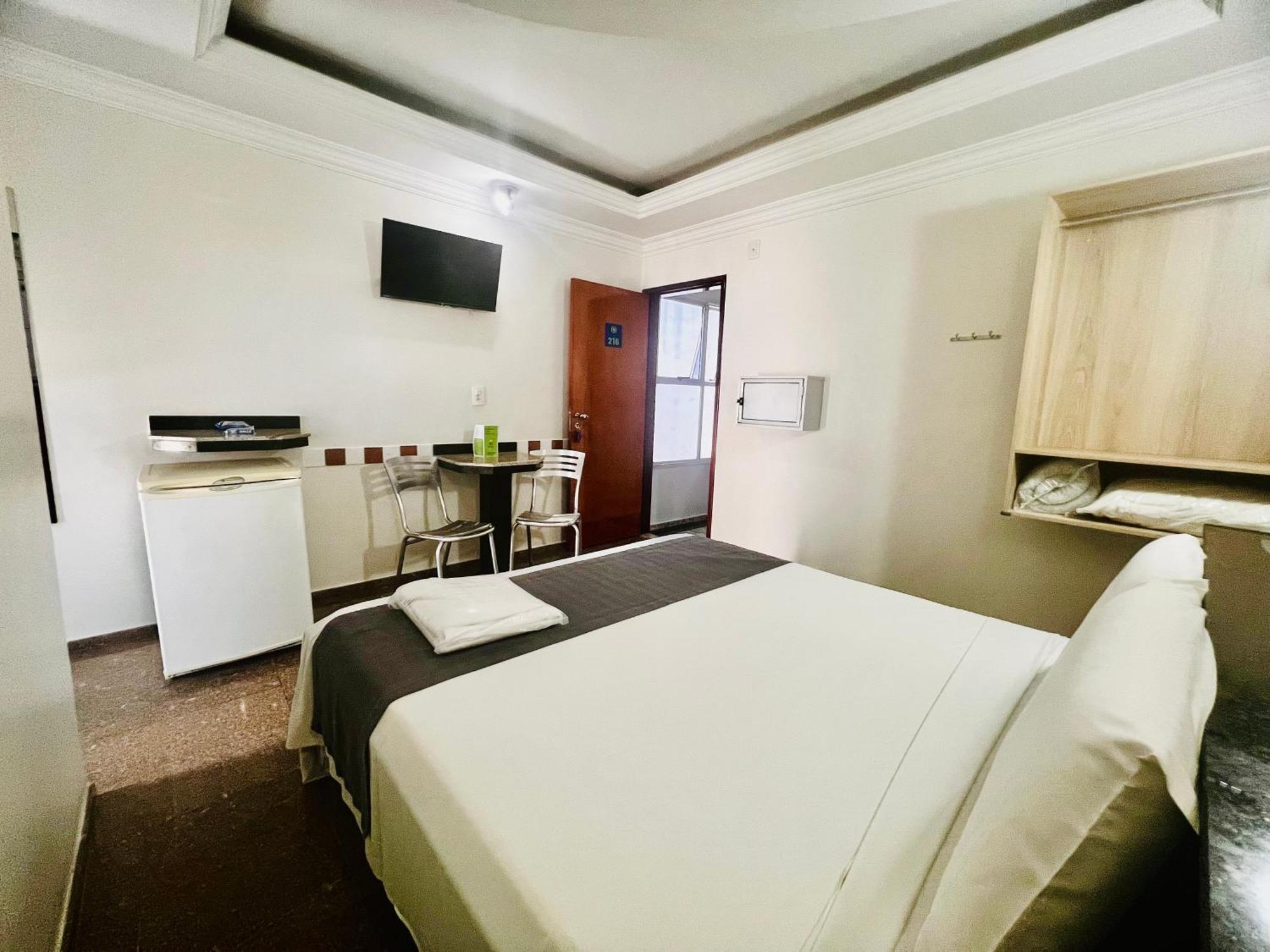 Hotel Buriti Stop (Adults Only) Goiânia Buitenkant foto